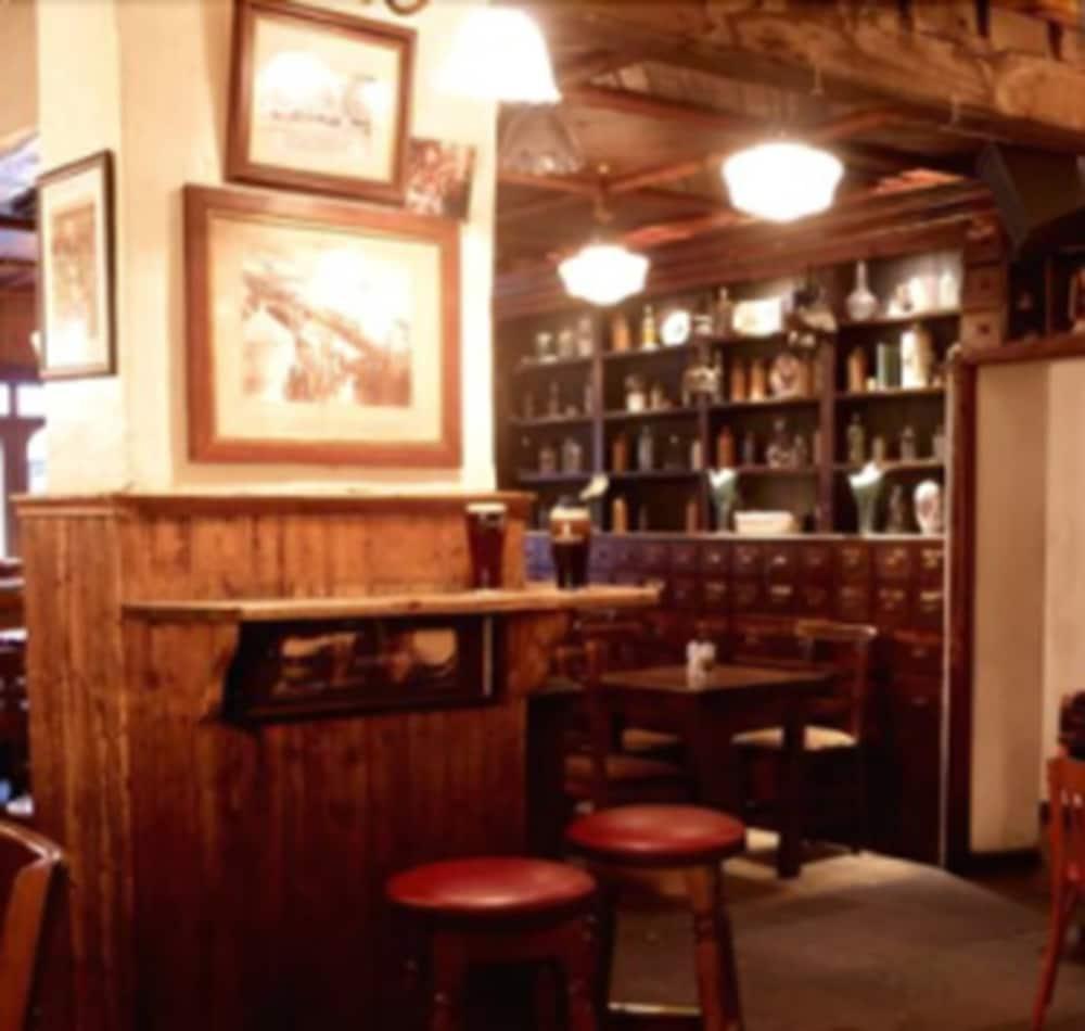 Celtic Lodge Guesthouse - Restaurant & Bar Dublin Exterior photo